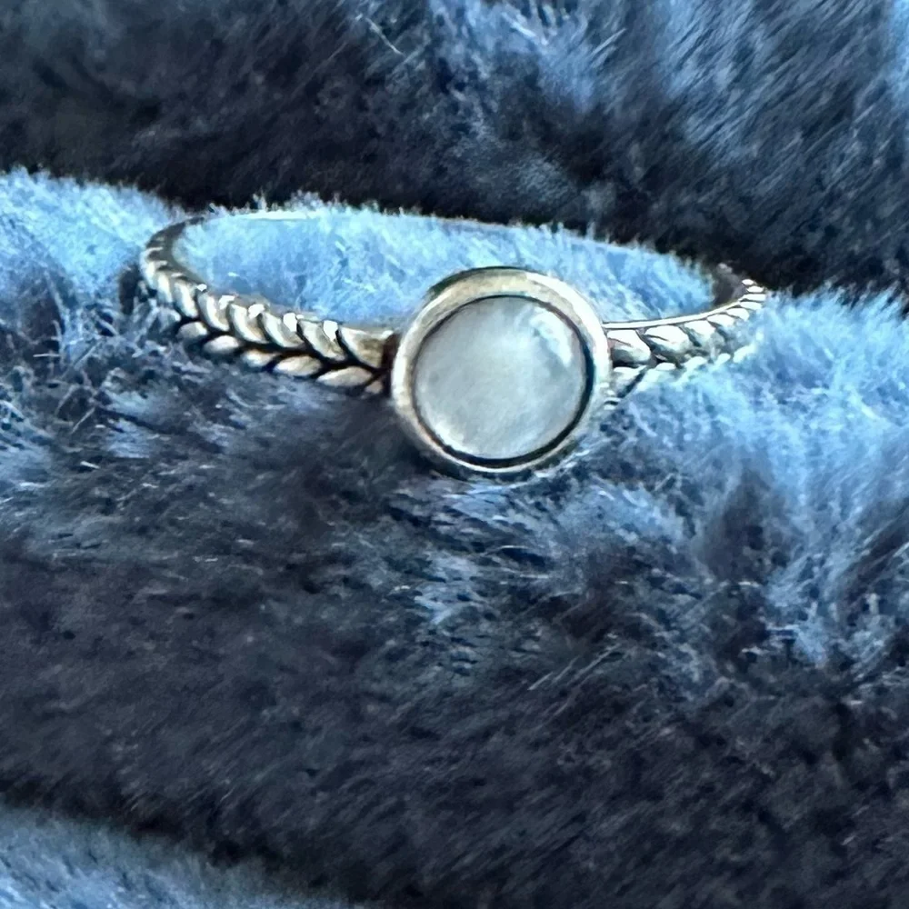 Sterling Silver Dainty Labradorite Ring